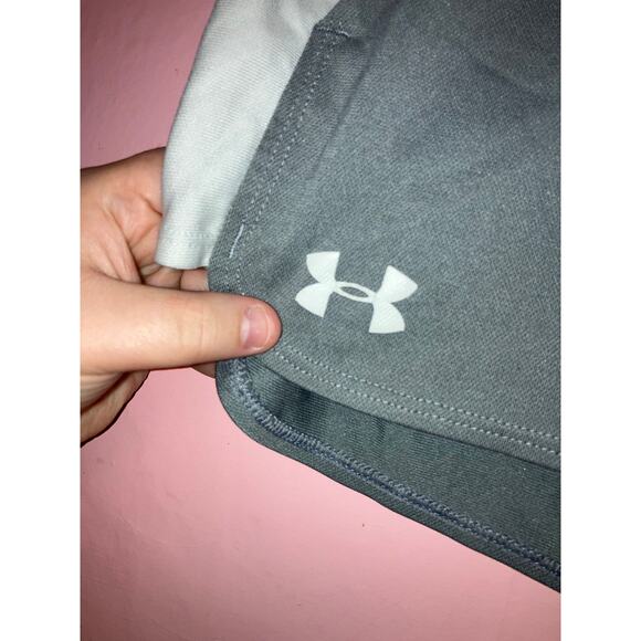 Under Armour grey activewear shorts size XS - Picture 3 of 5